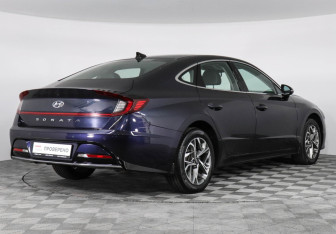 Подержанный автомобиль Hyundai Sonata 2021 года (5 фото)
