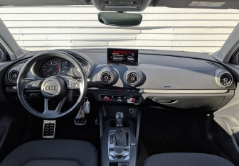 Подержанный автомобиль Audi A3 Sedan 2020 года (14 фото)