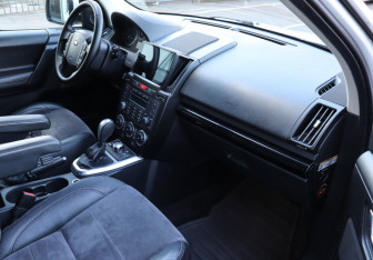 Подержанный автомобиль Land Rover Freelander 2011 года (8 фото)