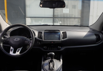 Подержанный автомобиль Kia Sportage 2011 года (12 фото)