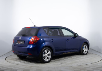 Подержанный автомобиль Kia Ceed Hatchback 2008 года (5 фото)