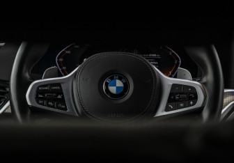 Подержанный автомобиль BMW X5 2021 года (15 фото)