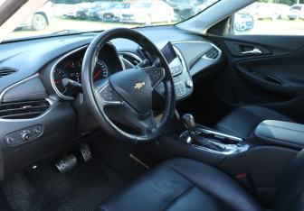 Подержанный автомобиль Chevrolet Malibu Sedan 2019 года (13 фото)
