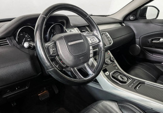 Подержанный автомобиль Land Rover Range Rover Evoque 2015 года (13 фото)