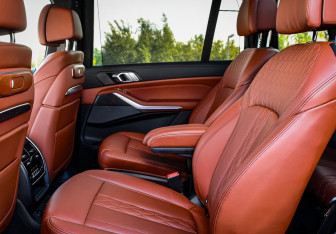 Подержанный автомобиль BMW X7 2022 года (81 фото)