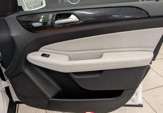 Подержанный автомобиль Mercedes-Benz GLE 2017 года (24 фото)