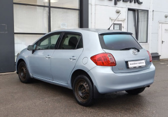Подержанный автомобиль Toyota Auris Hatchback 2008 года (7 фото)