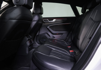 Подержанный автомобиль Audi A7 2020 года (11 фото)