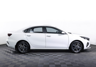 Подержанный автомобиль Kia K3 Sedan 2024 года (4 фото)