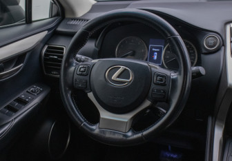 Подержанный автомобиль Lexus NX 2015 года (15 фото)