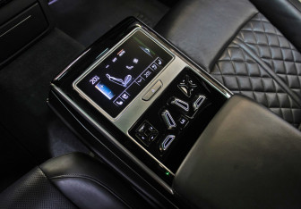 Подержанный автомобиль Audi A8 2019 года (23 фото)