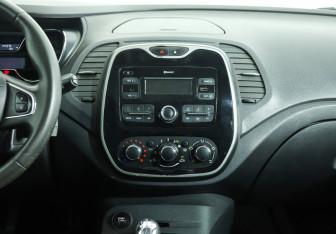 Подержанный автомобиль Renault Kaptur 2017 года (15 фото)