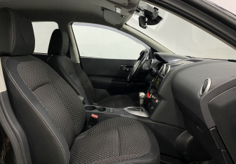 Подержанный автомобиль Nissan Qashqai 2007 года (20 фото)