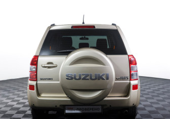 Подержанный автомобиль Suzuki Grand Vitara 2010 года (6 фото)