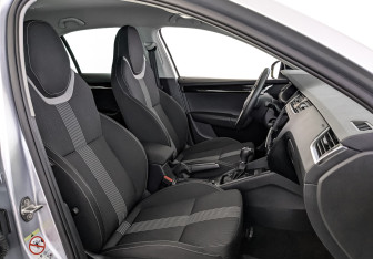 Подержанный автомобиль Skoda Octavia Liftback 2019 года (23 фото)