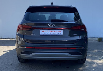 Подержанный автомобиль Hyundai Santa Fe 2022 года (7 фото)