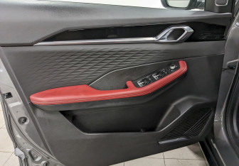Подержанный автомобиль Geely Coolray 2024 года (11 фото)