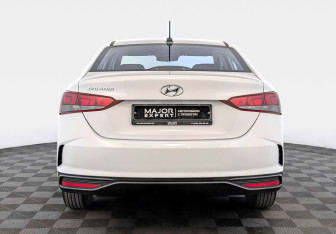 Подержанный автомобиль Hyundai Solaris Sedan 2021 года (6 фото)