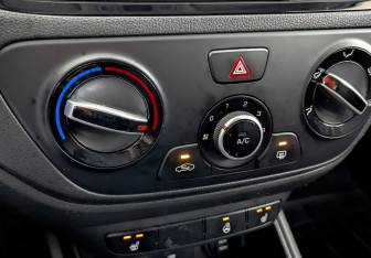 Подержанный автомобиль Hyundai Solaris Sedan 2021 года (25 фото)