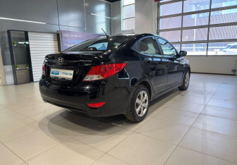 Подержанный автомобиль Hyundai Solaris Sedan 2013 года (4 фото)