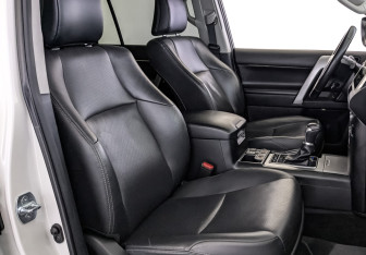 Подержанный автомобиль Toyota Land Cruiser Prado 2021 года (24 фото)
