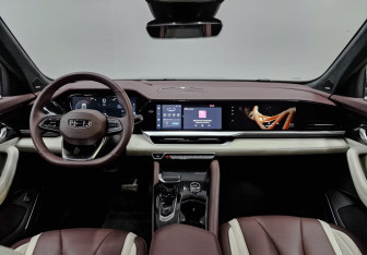 Подержанный автомобиль Geely Monjaro 2023 года (14 фото)