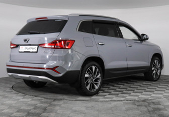 Подержанный автомобиль Jetta VS7 2023 года (5 фото)