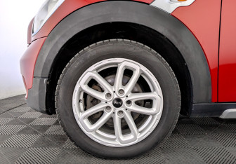 Подержанный автомобиль MINI Countryman 2015 года (18 фото)