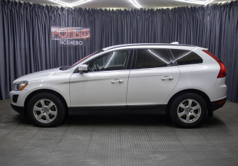 Подержанный автомобиль Volvo XC60 2010 года (8 фото)