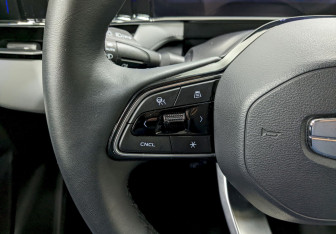 Подержанный автомобиль Geely Atlas 2024 года (29 фото)