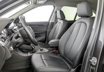 Подержанный автомобиль BMW X1 2021 года (20 фото)