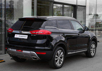 Подержанный автомобиль Geely Atlas 2021 года (5 фото)
