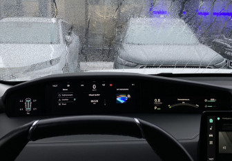 Подержанный автомобиль Changan UNI-K 2022 года (33 фото)