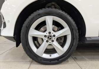 Подержанный автомобиль Mercedes-Benz GLE 2017 года (12 фото)