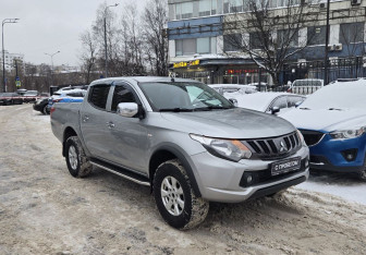 Подержанный автомобиль Mitsubishi L200 2018 года (3 фото)