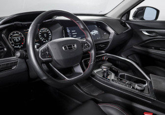 Подержанный автомобиль Geely Tugella 2021 года (14 фото)