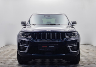 Подержанный автомобиль Jeep Grand Cherokee 2023 года (8 фото)