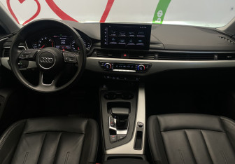 Подержанный автомобиль Audi A4 Sedan 2020 года (12 фото)