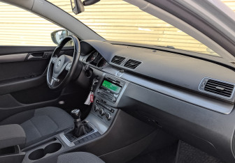Подержанный автомобиль Volkswagen Passat Sedan 2012 года (11 фото)
