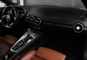 Подержанный автомобиль Audi TT Coupe 2015 года (9 фото)