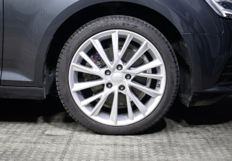 Подержанный автомобиль Audi A4 Sedan 2019 года (24 фото)