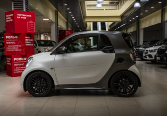 Подержанный автомобиль Smart Fortwo Hatchback 2018 года (11 фото)