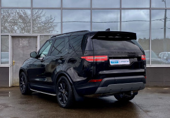 Подержанный автомобиль Land Rover Discovery 2017 года (7 фото)