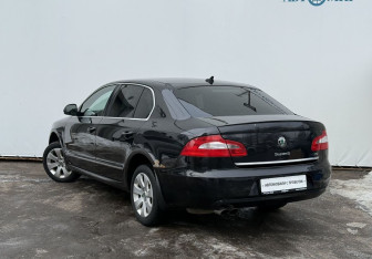 Подержанный автомобиль Skoda Superb Liftback 2012 года (7 фото)