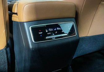 Подержанный автомобиль Changan CS95 2023 года (19 фото)