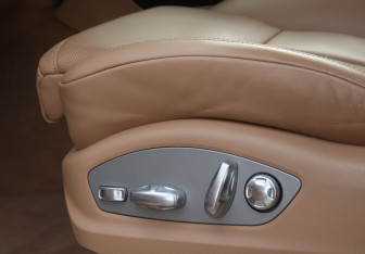 Подержанный автомобиль Porsche Macan 2014 года (17 фото)