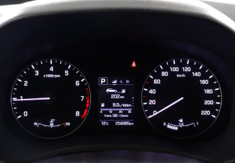 Подержанный автомобиль Hyundai Creta 2016 года (11 фото)
