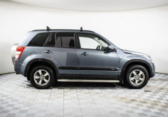 Подержанный автомобиль Suzuki Grand Vitara 2007 года (4 фото)