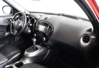 Подержанный автомобиль Nissan Juke 2014 года (8 фото)