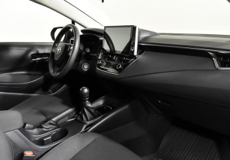 Подержанный автомобиль Toyota Corolla Sedan 2019 года (8 фото)